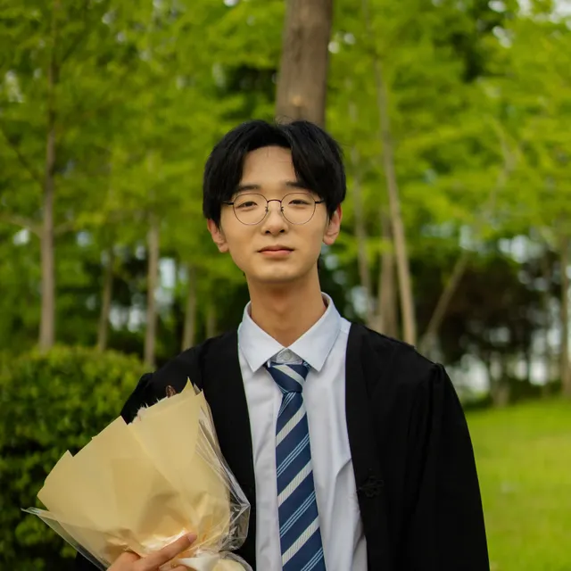 Jiajun Zhu